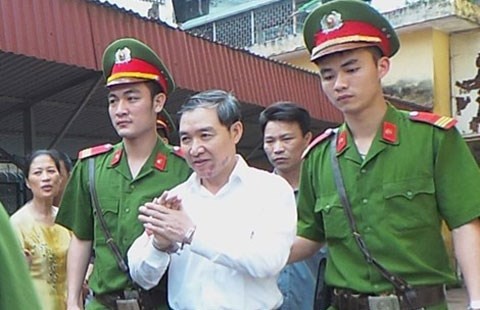 Sua luat, quan tham thoat an tu? hinh anh