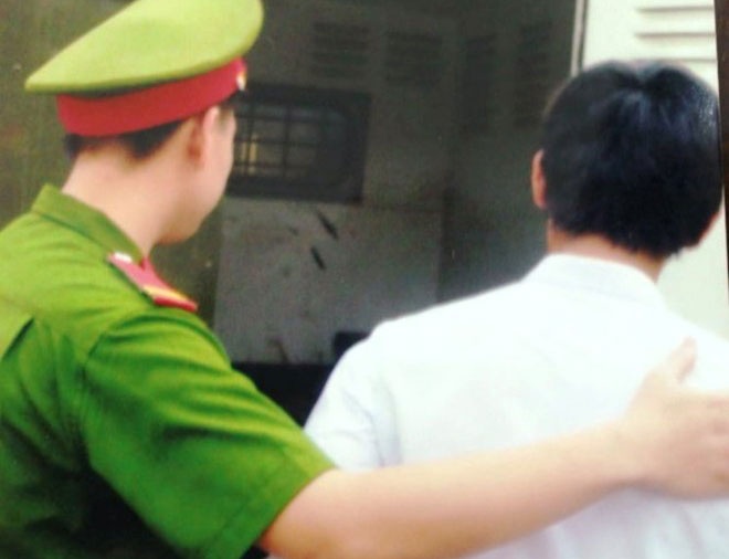 'Bat dac di moi vao truong ap giai hoc sinh' hinh anh