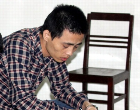 Doa giet ca nha de ep thieu nu quan he tinh duc hinh anh
