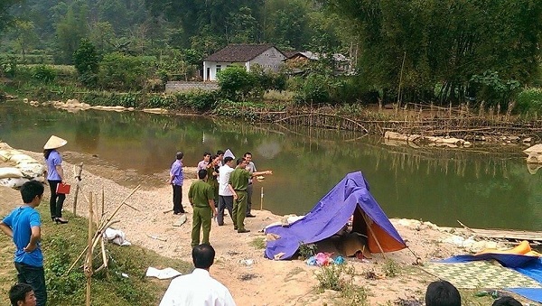 Truy nhom hung thu danh hoi dong nam thanh nien den tu vong hinh anh