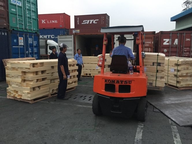 Container ván sàn nhập khẩu từ Paraguay chứa ma túy.