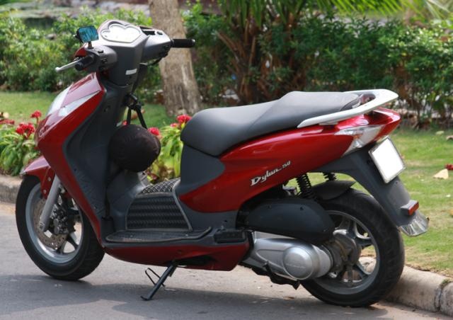 Hai thieu gia di cuop bang xe Dylan hinh anh