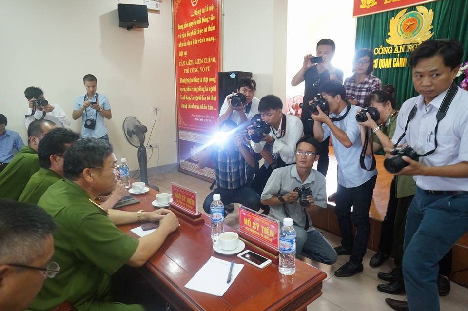 Noi dien ra hop bao vu tham sat o Nghe An hinh anh