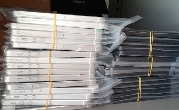 Canh sat 141 bat hang chuc dien thoai iPhone 5 gia...2 trieu hinh anh