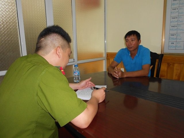 Đỗ Văn Dân tại cơ quan công an.