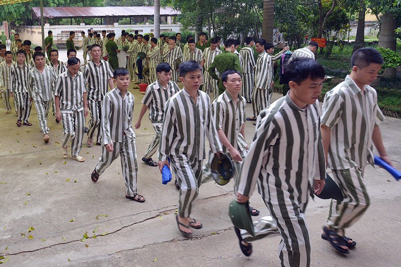 Thanh tra nghi an can bo trai giam goi y chung chi de dac xa hinh anh