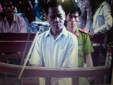 Co giao tre bi anh re xam hai truoc ngay khai truong hinh anh
