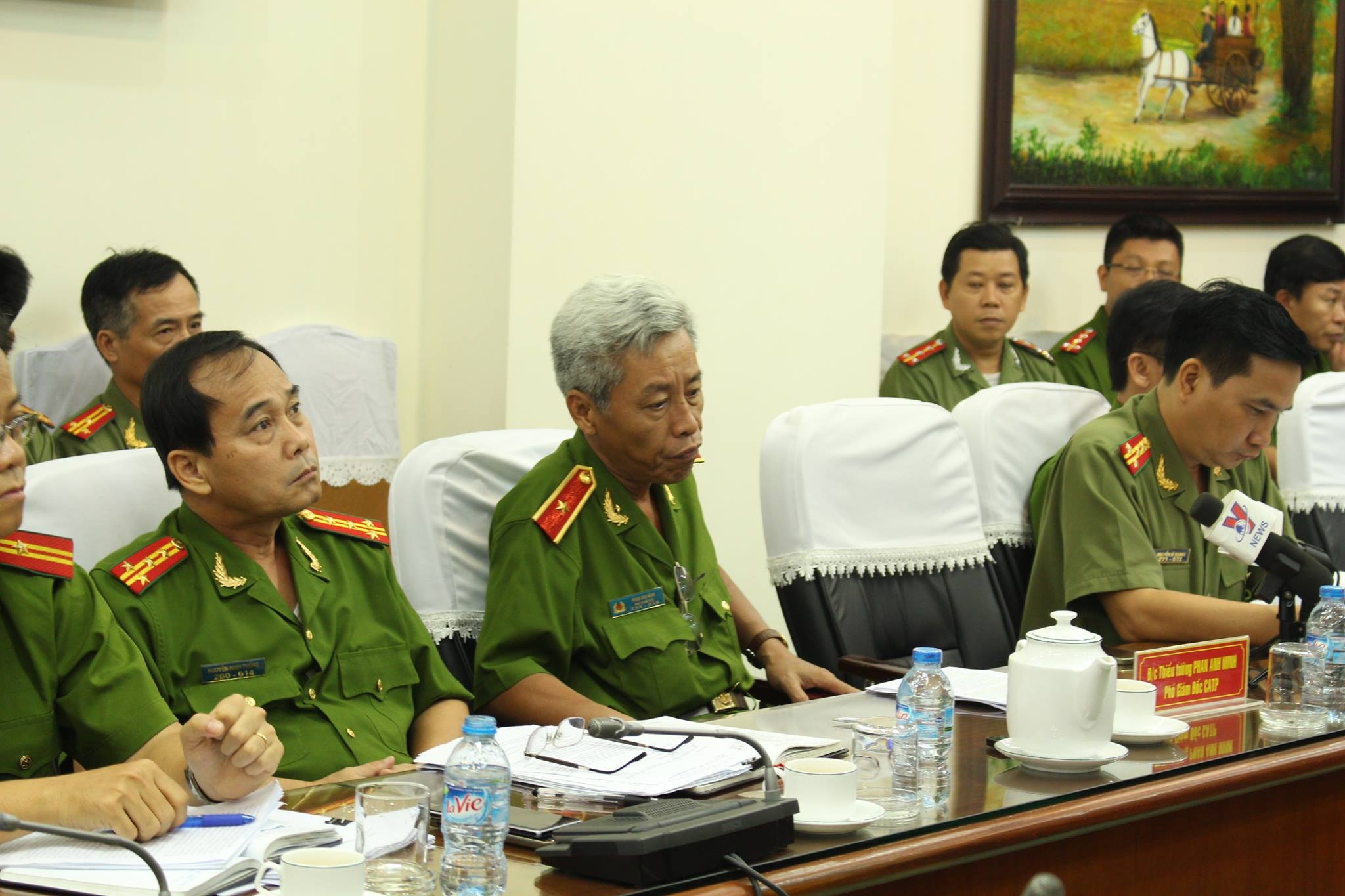 Vu chu quan ca phe bi khoi to anh 1