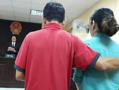 Bé trai tử vong ở hồ bơi ảnh 1 Be trai tu vong o ho boi anh 1