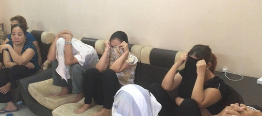 Quý bà đánh bạc ảnh 1 Quy ba danh bac anh 1