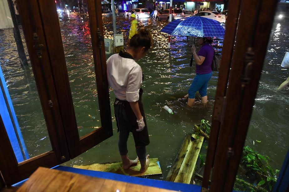 Mưa ngập ở Hà Nội ảnh 3 Mua ngap o Ha Noi anh 3