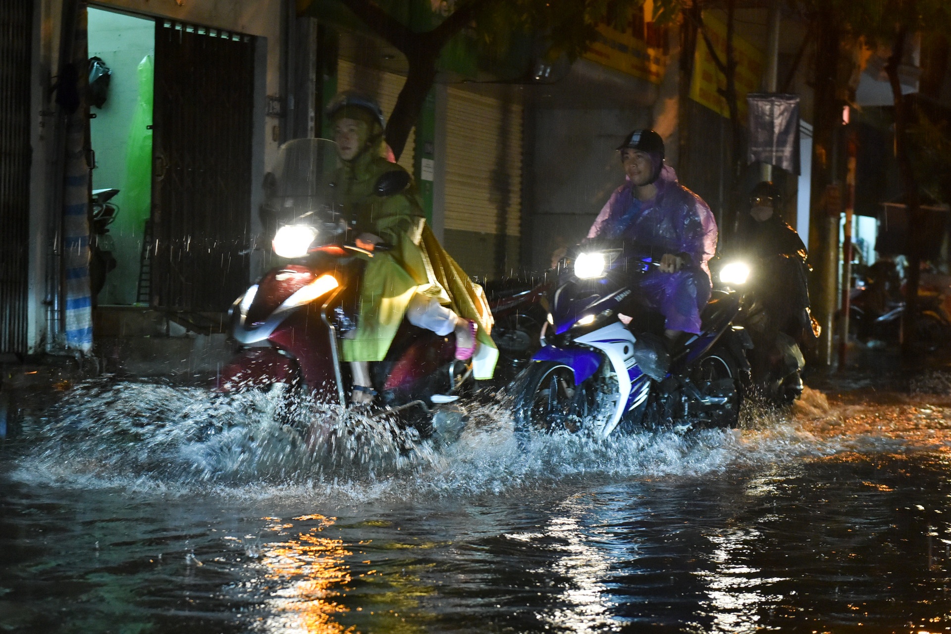Mưa ngập ở Hà Nội ảnh 2 Mua ngap o Ha Noi anh 2