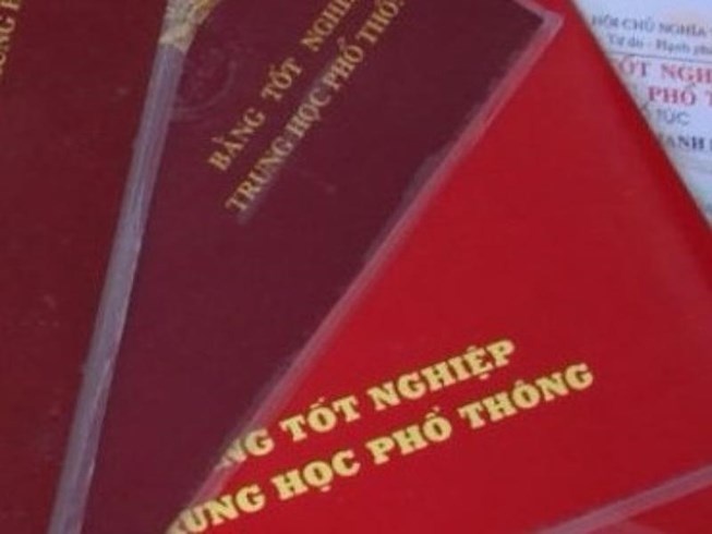 Xai bang dom, 2 huyen uy vien bi de nghi cach het chuc vu trong Dang hinh anh