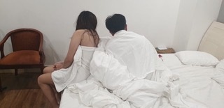 Tiep vien nha hang o TP.HCM ban dam gia 5 trieu hinh anh