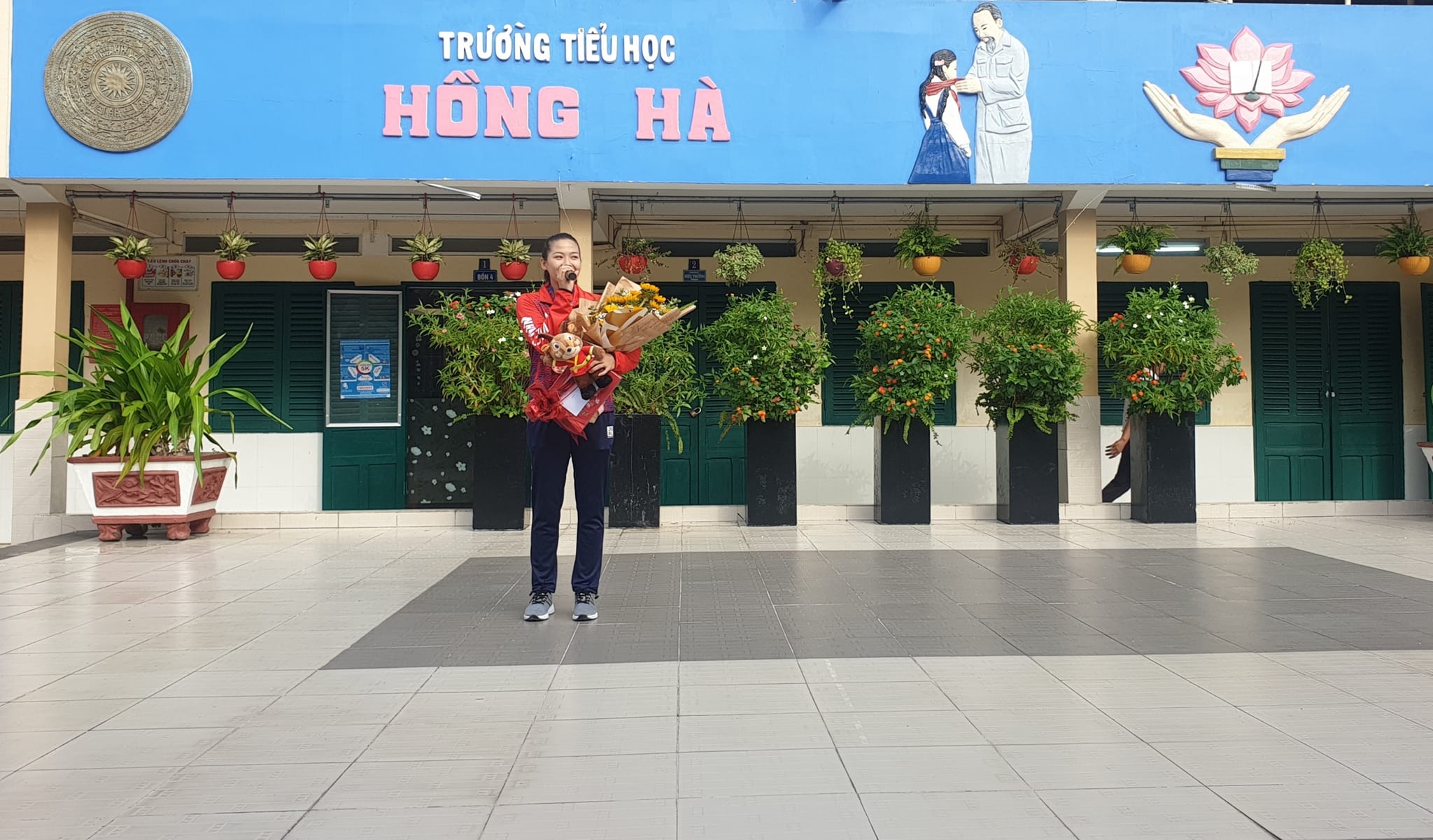 tấm huy chương SEA Games 31
 ảnh 3 tam huy chuong SEA Games 31 anh 3