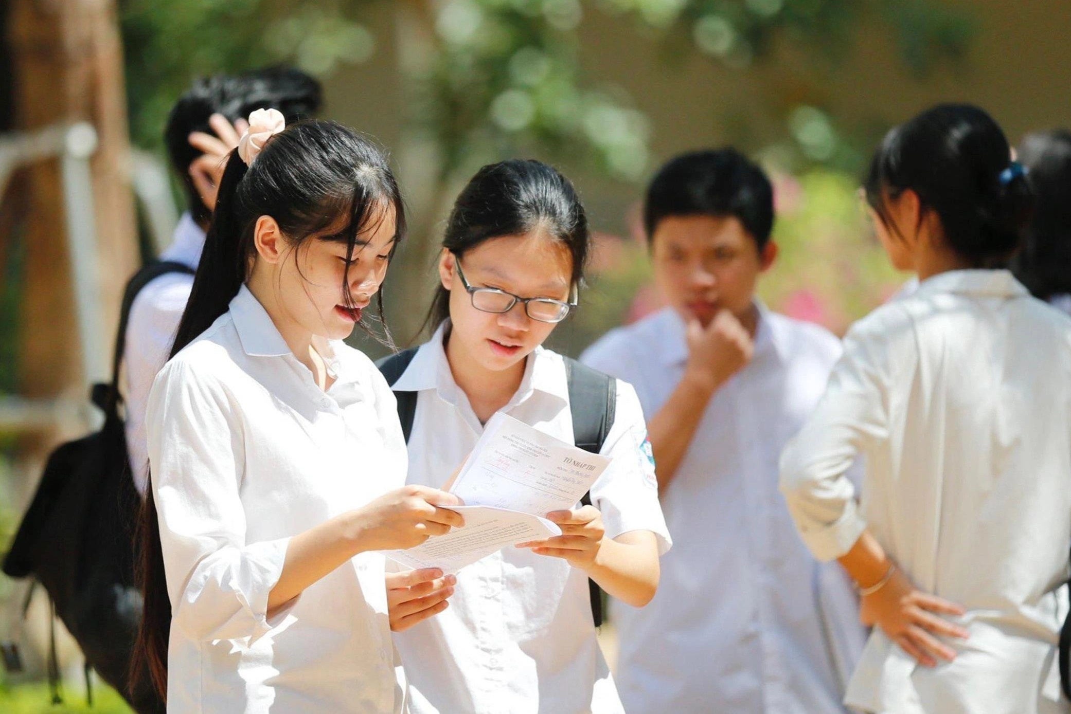 Thi sinh F0 duoc du thi tot nghiep THPT hinh anh