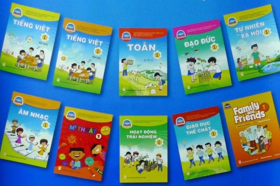 Truong o TP.HCM ban SGK 'bia kem lac' gan mot trieu dong hinh anh