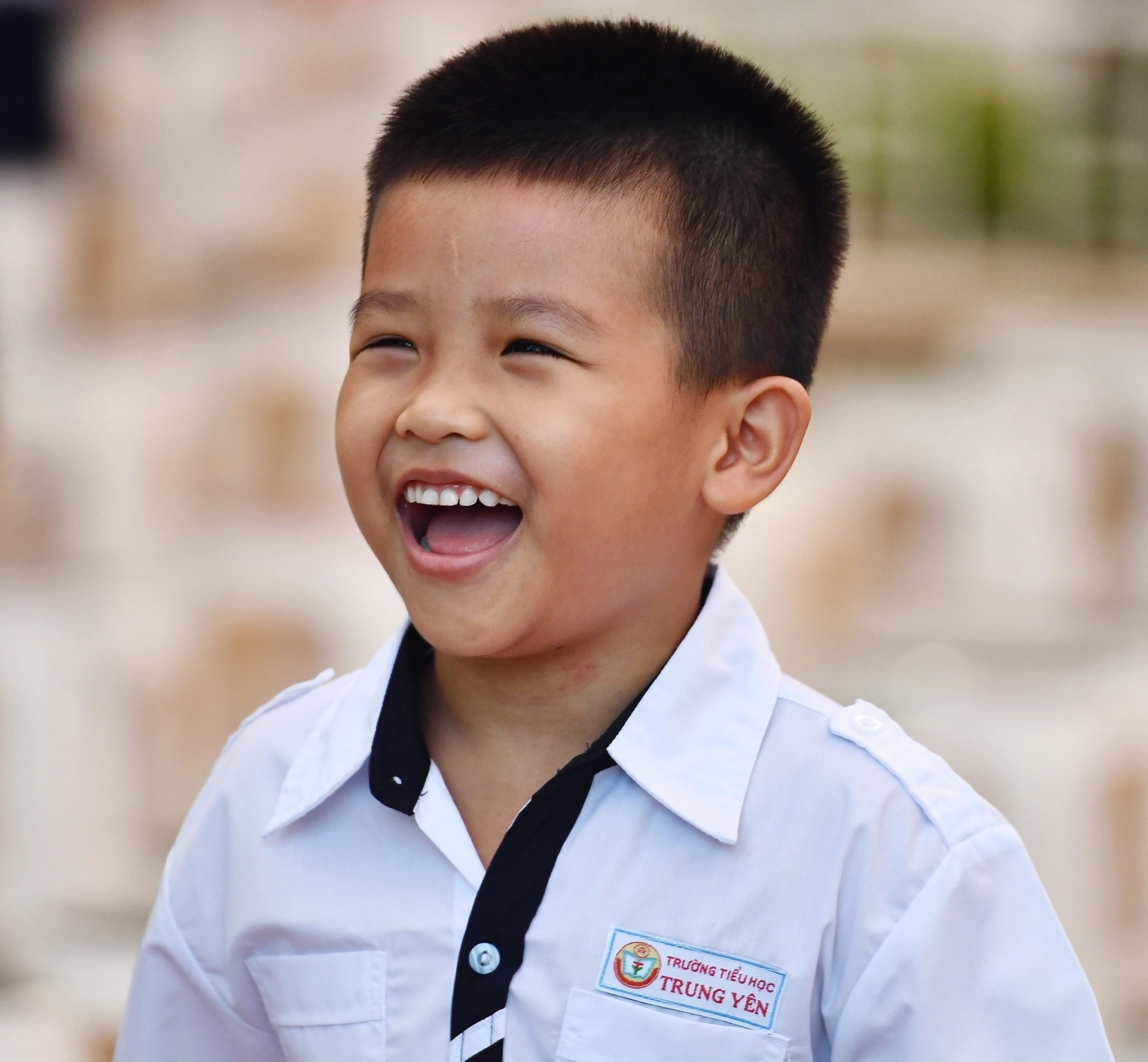 Hoc sinh lop 1 tuu truong anh 1