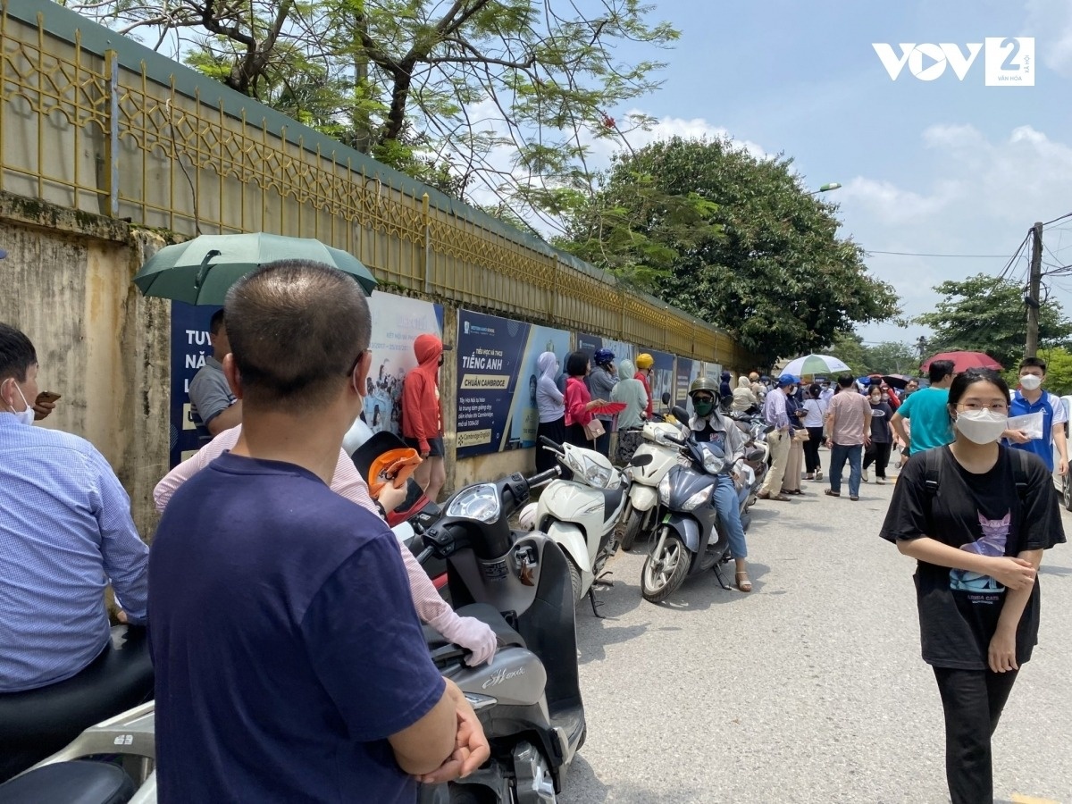 Con thi vao lop 10 anh 1