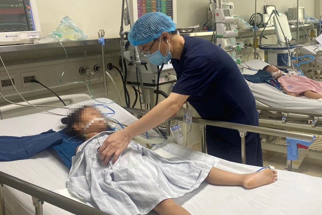 Nhieu tre bi viem nao Nhat Ban bien chung nang, phai tho may hinh anh