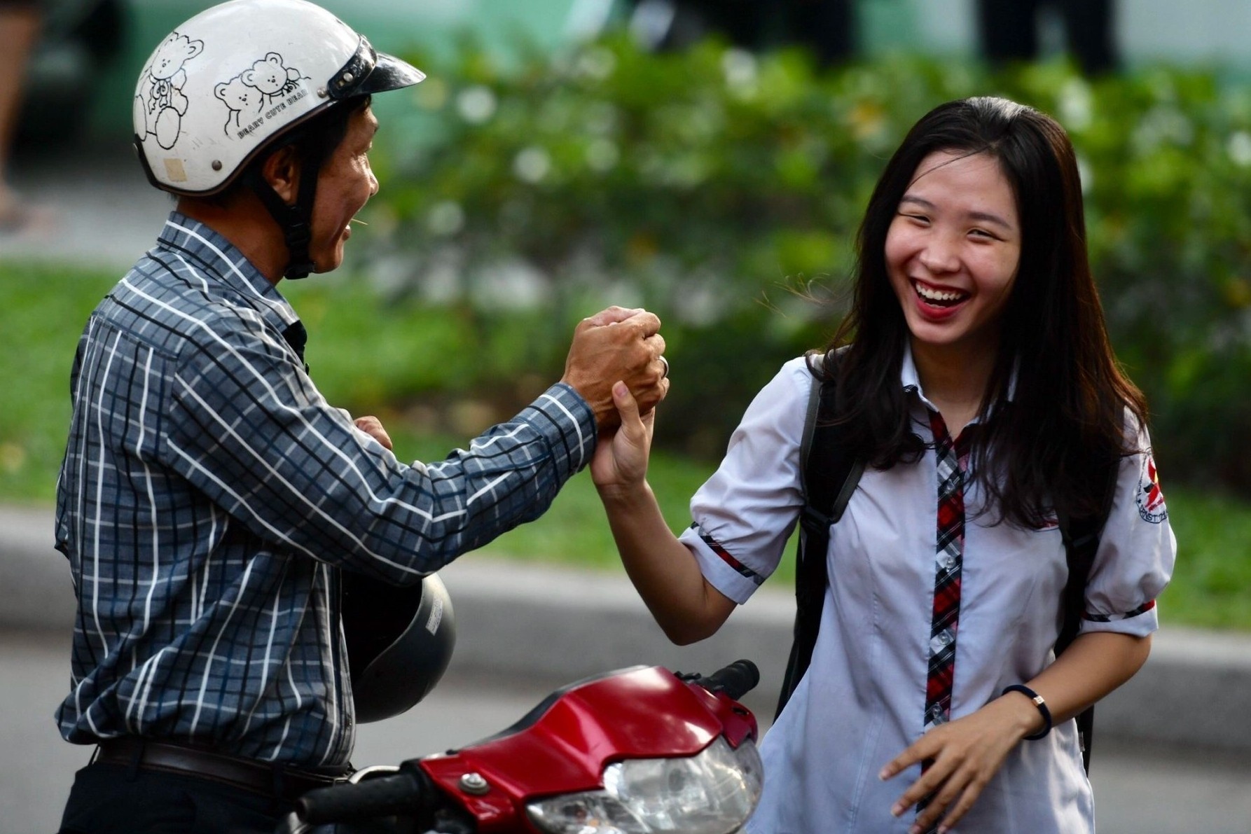 Them nhieu truong cong bo diem chuan truoc ky thi tot nghiep THPT hinh anh