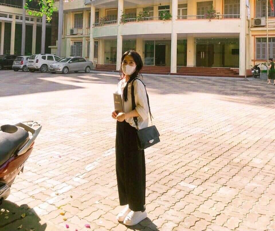 Sinh vien moi ra truong dan do lua chon ve que anh 2