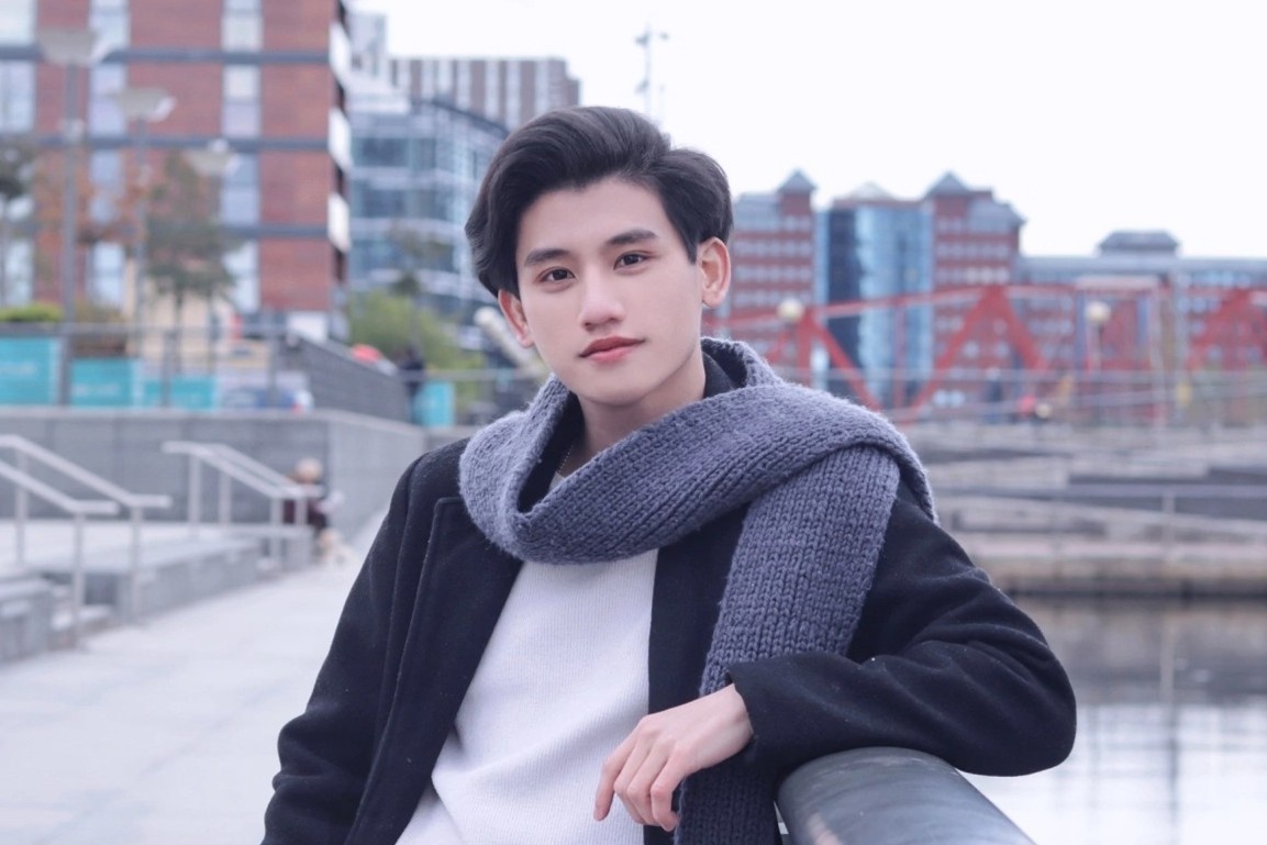 Nam sinh 24 tuoi dat chan den 36 quoc gia nho tai tro va hoc bong hinh anh