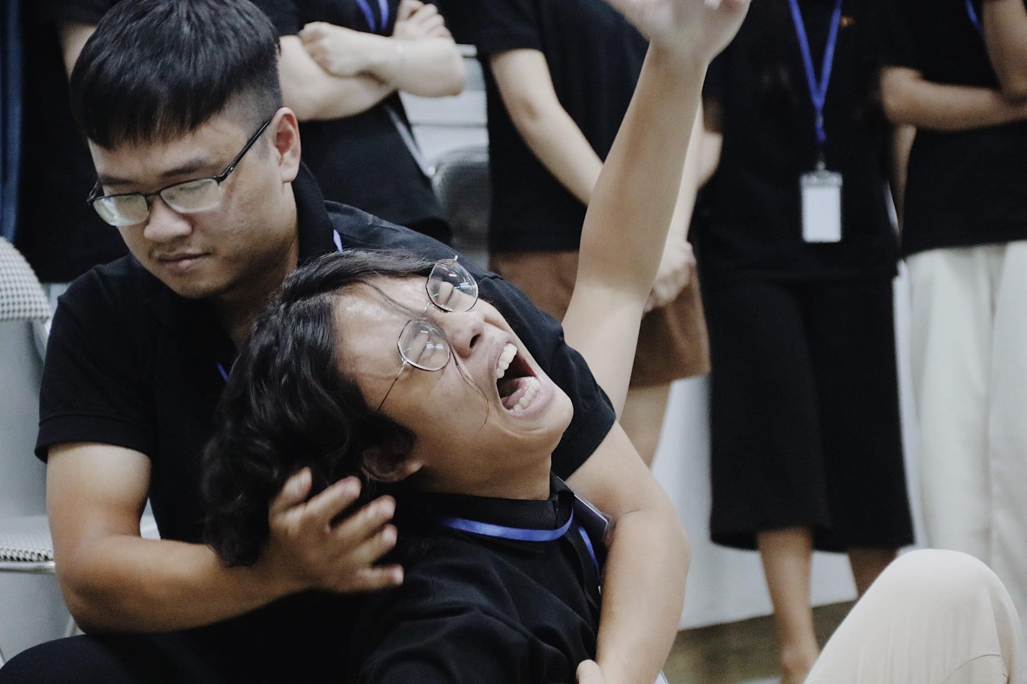 Tra tien de tap khoc hinh anh