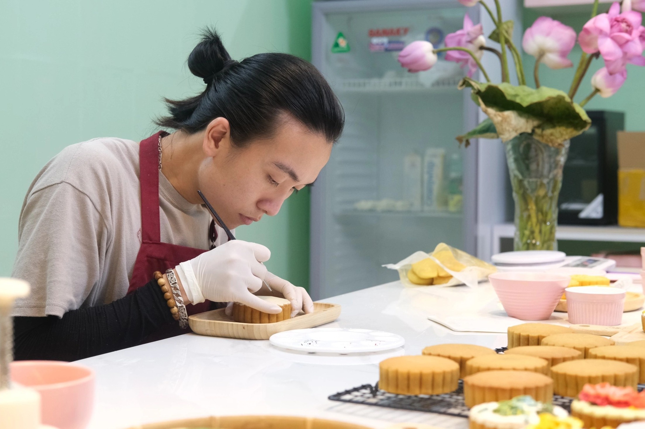 Chi ca trieu dong de hoc ve tranh len banh trung thu trong 2 tieng hinh anh