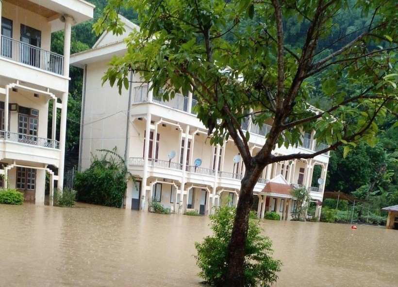 trường học ngập sâu ảnh 1 truong hoc ngap sau anh 1