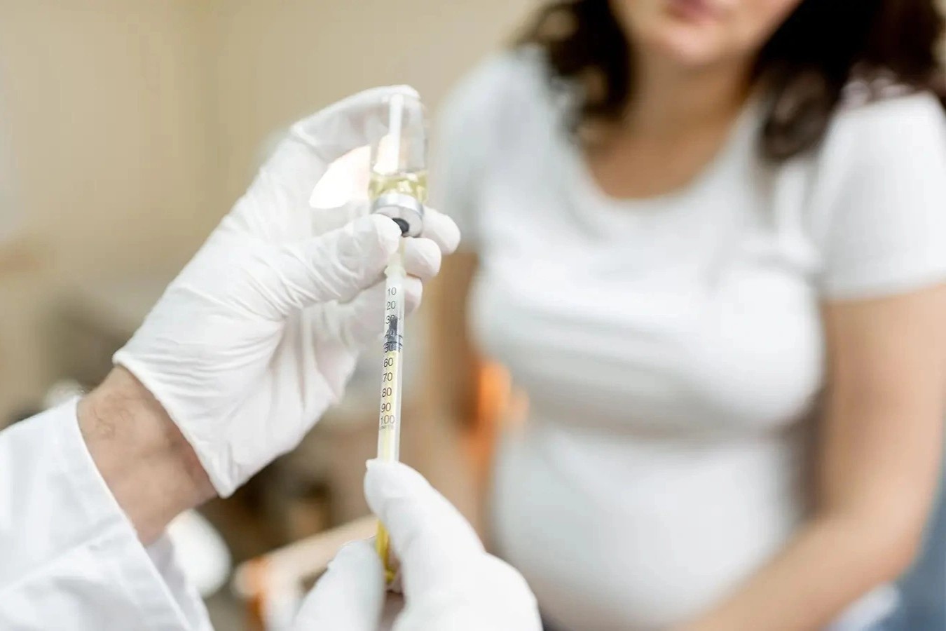 Pfizer thu nghiem vaccine chong RSV hinh anh