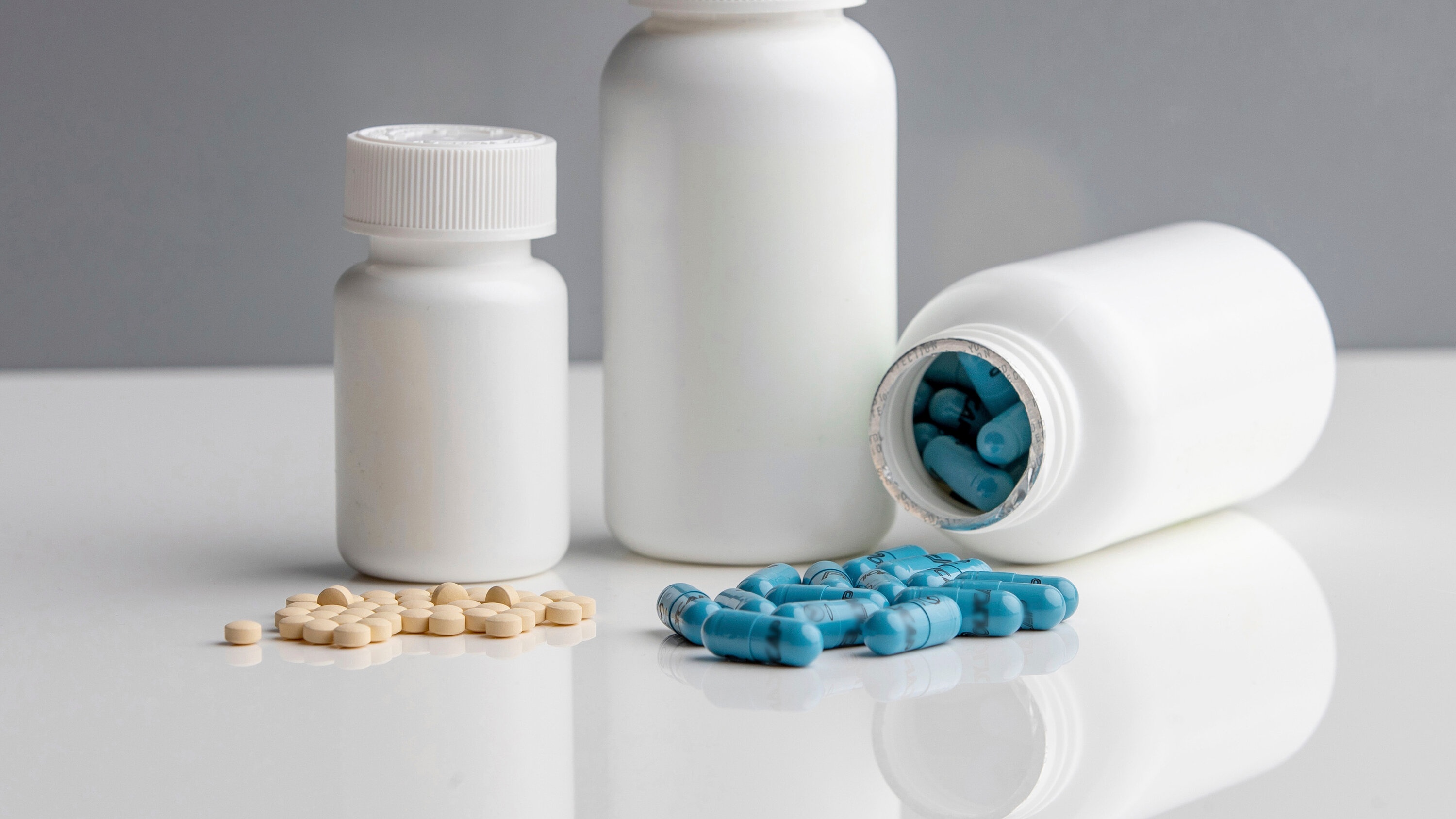 Phat nang 2 cong ty duoc sai pham, san xuat thuoc kem chat luong hinh anh