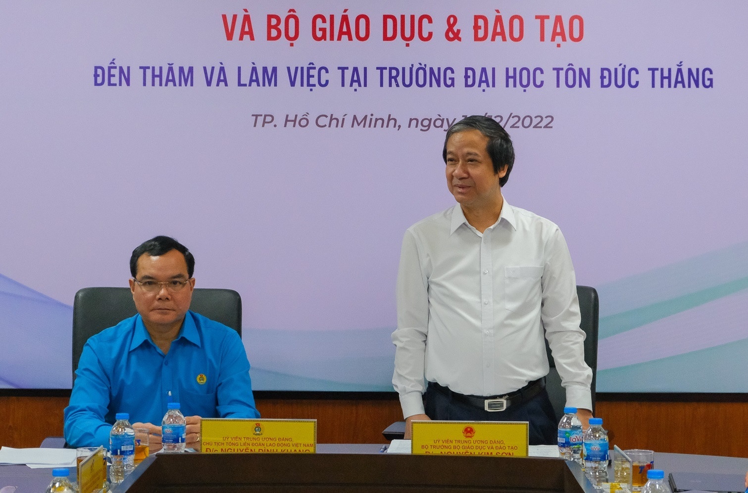 Bo truong yeu cau Truong Ton Duc Thang thanh DH nghien cuu dung nghia hinh anh