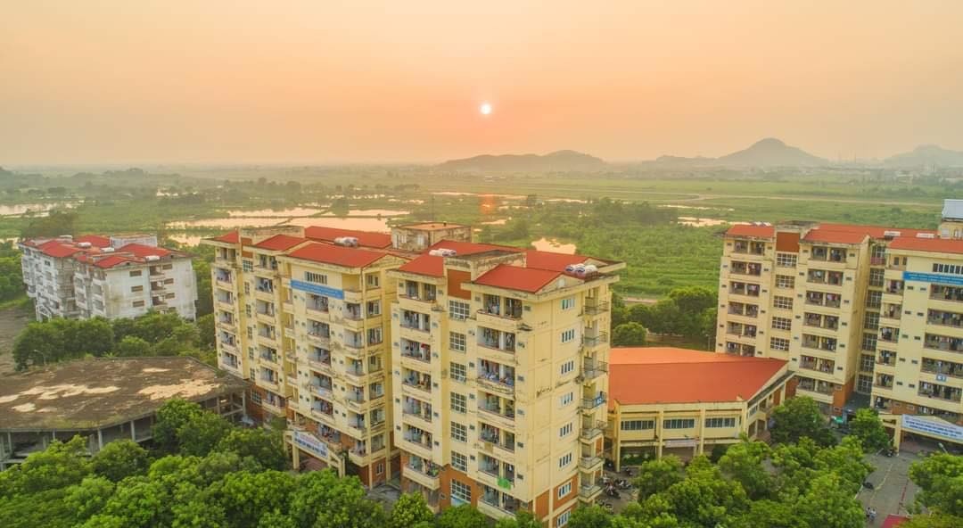 Truong DH Hai Phong dot ngot buoc sinh vien roi ky tuc xa hinh anh