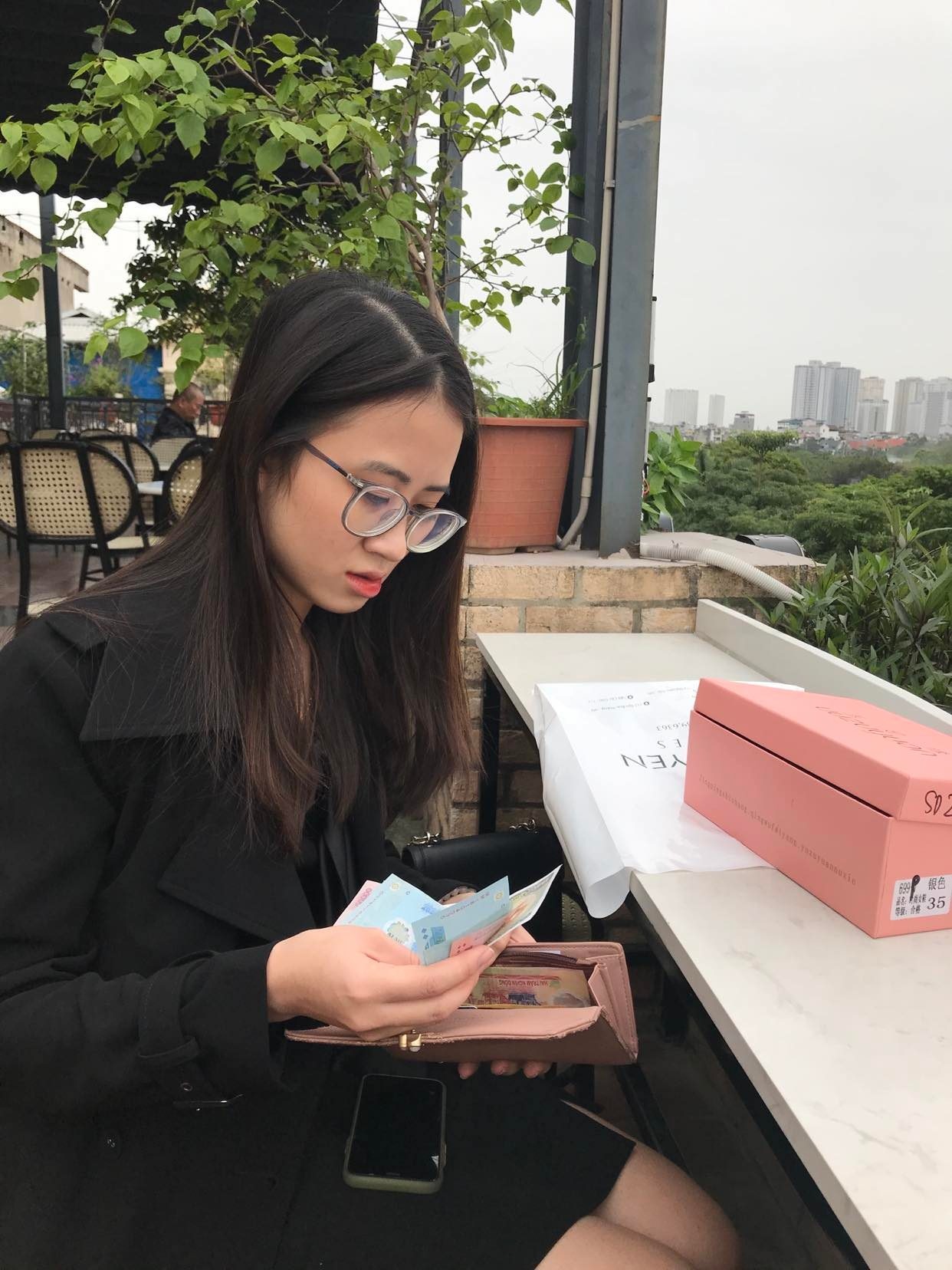 áp lực chi tiêu ảnh 2 ap luc chi tieu anh 2