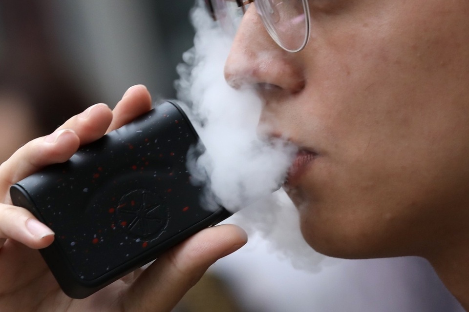 Cai may do an trong nha ve sinh de phat hien hoc sinh dung vape hinh anh