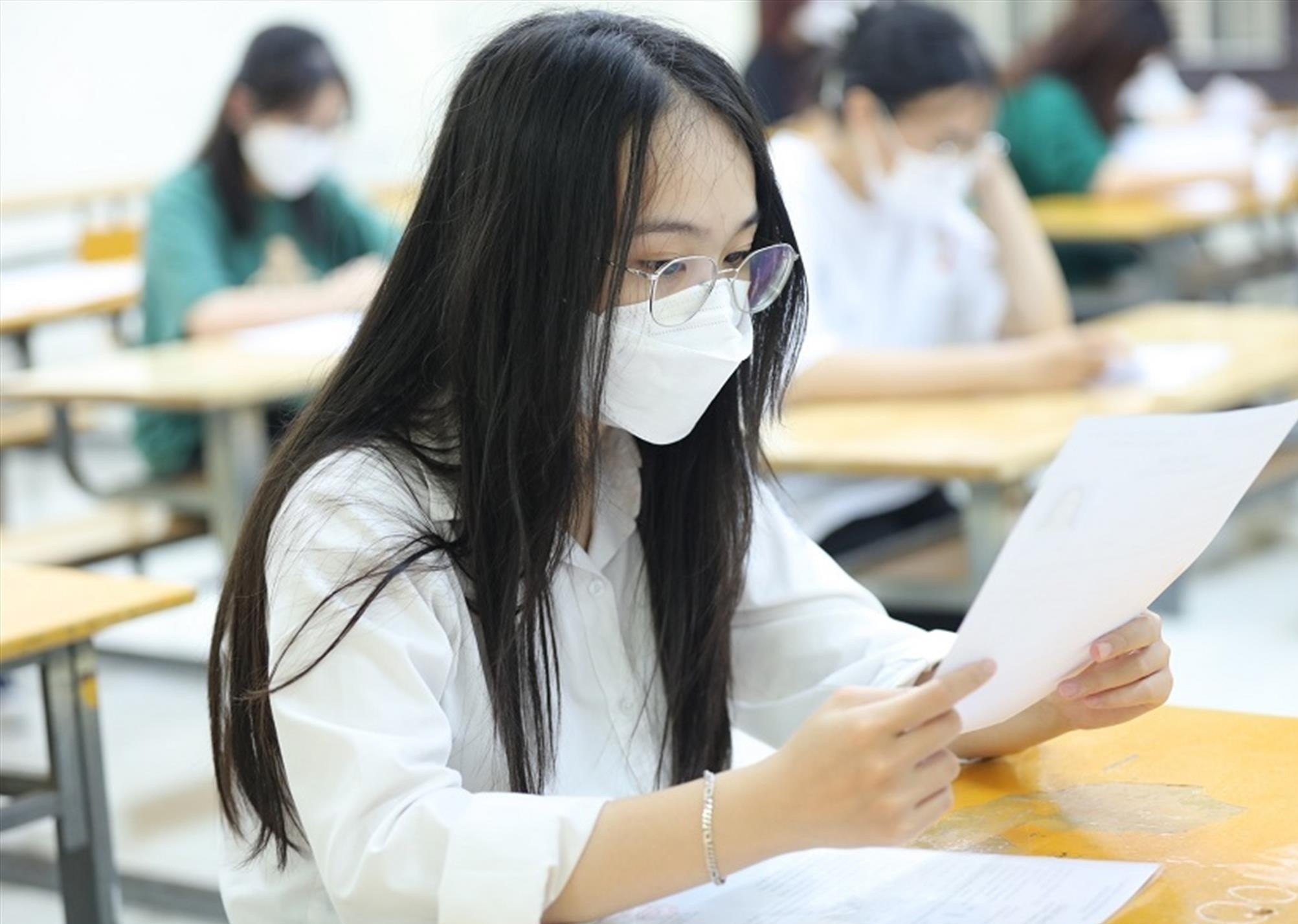 Can 'va' lo hong quy trinh ra de thi tot nghiep THPT hinh anh