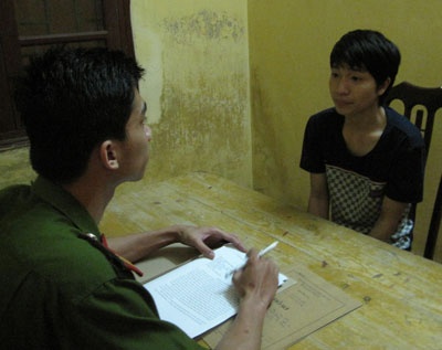 Bat ten trom chuyen nghiep trong sieu thi hinh anh