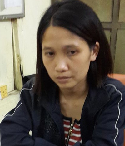 Nguoi phu nu liet tay nang trom do cua benh nhan hinh anh