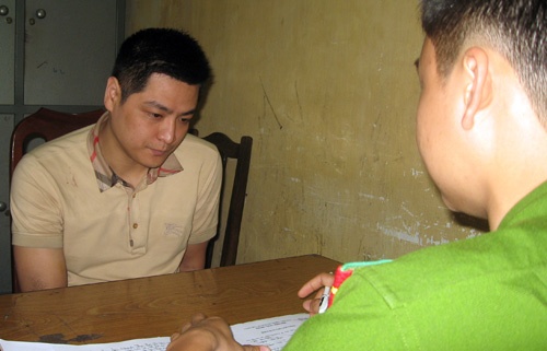 Co gai giau co bi troi tay, bit mieng sau dem an ai hinh anh