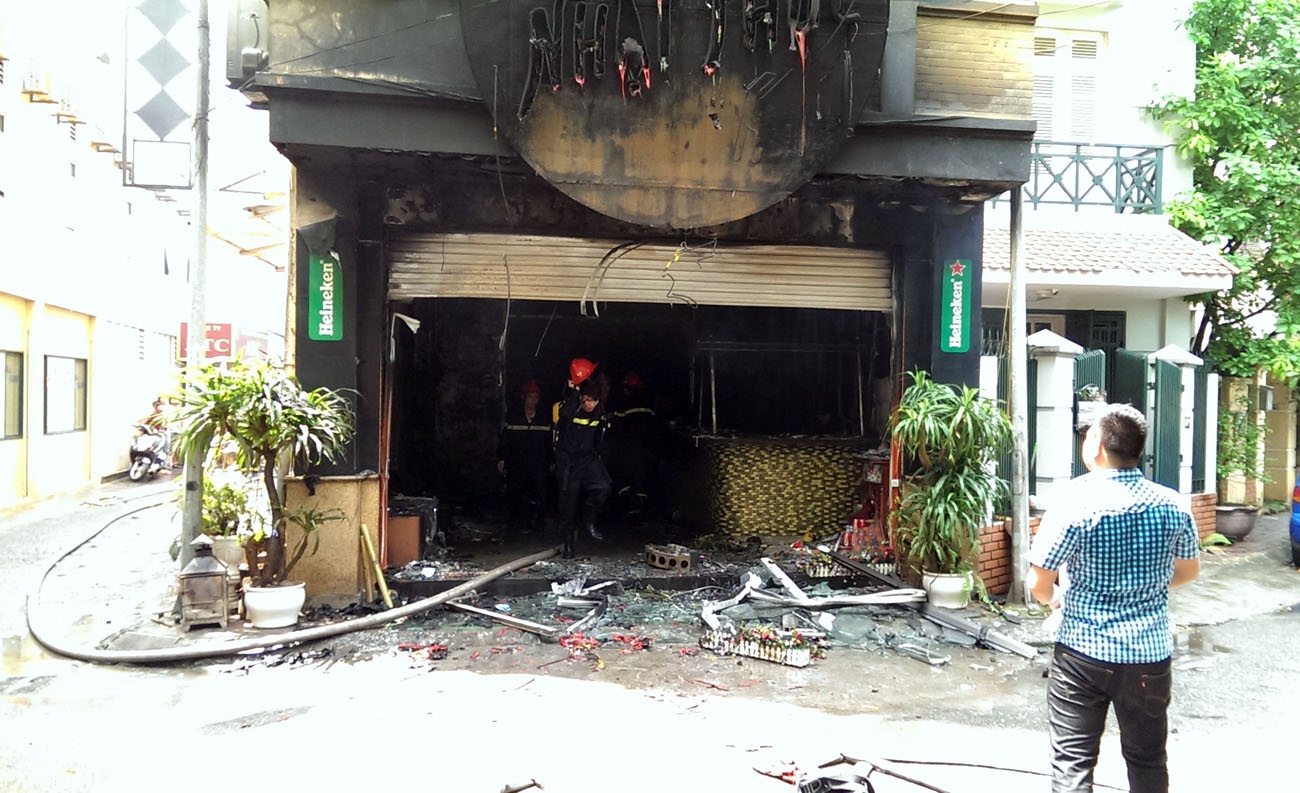 Quan karaoke chay khien 5 nguoi chet duoc xay nhu ong khoi hinh anh