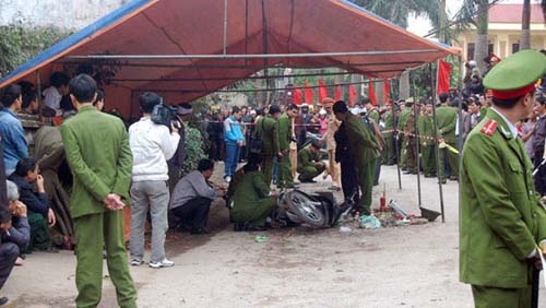 Cuu cong an huyen bi khoi to vi lai xe dam chet nguoi hinh anh