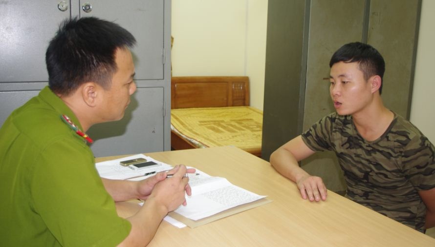 Canh sat tung quan bat ke tat axit vo cu hinh anh