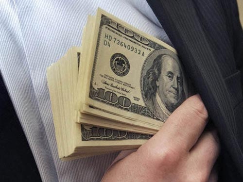 Bat ke phat gia 30.000 USD de 'chay an' hinh anh