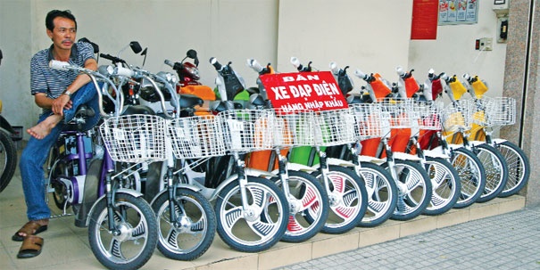 Xe dap dien khong phai dang ky bien so hinh anh