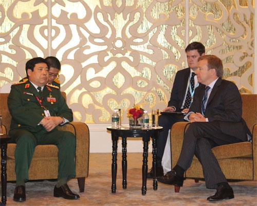 Tuong Vinh gap Pho tong Tham muu truong quan doi TQ hinh anh