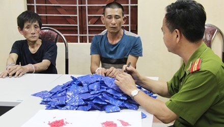 53.000 vien ‘thuoc lac' trong xe hop hinh anh