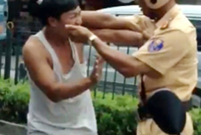 Nghi can trom cap tu vong: Cong an xa thua nhan co danh hinh anh