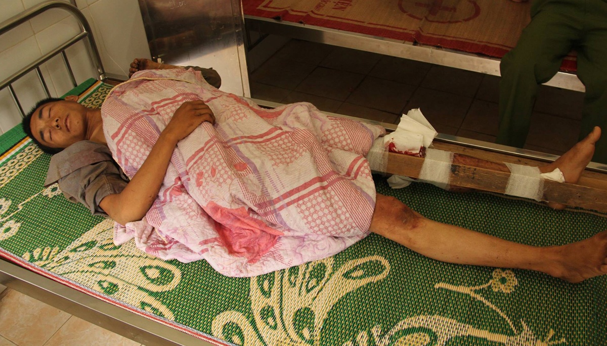 hai trong số 5 đối tượng này đã tử vong, 3 đối tượng còn lại được đưa đi cấp cứu tại bệnh viện đa khoa Thảo Nguyên huyện Mộc Châu, tỉnh Sơn La.