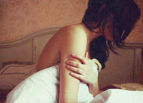 Nguoi dan ong ga 'yeu' ca hai me con hang xom hinh anh